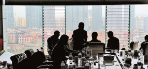 云锡·金地项目缺钱停工 购房者施工方向开发