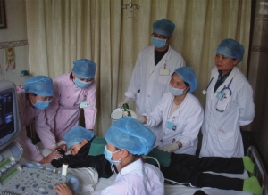 省一院儿科开展肾活检技术2014年11月11日 星期二A313 播报站_ 春城晚报_云南网