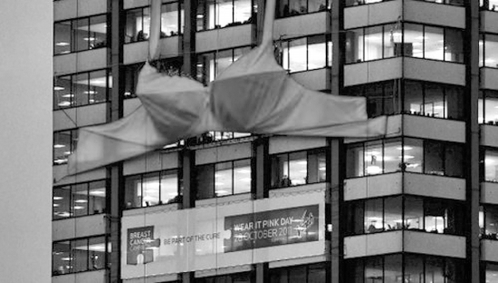 <em>最大的胸罩_最大</em>的胸罩是几<em>罩杯</em>_本命年胸罩